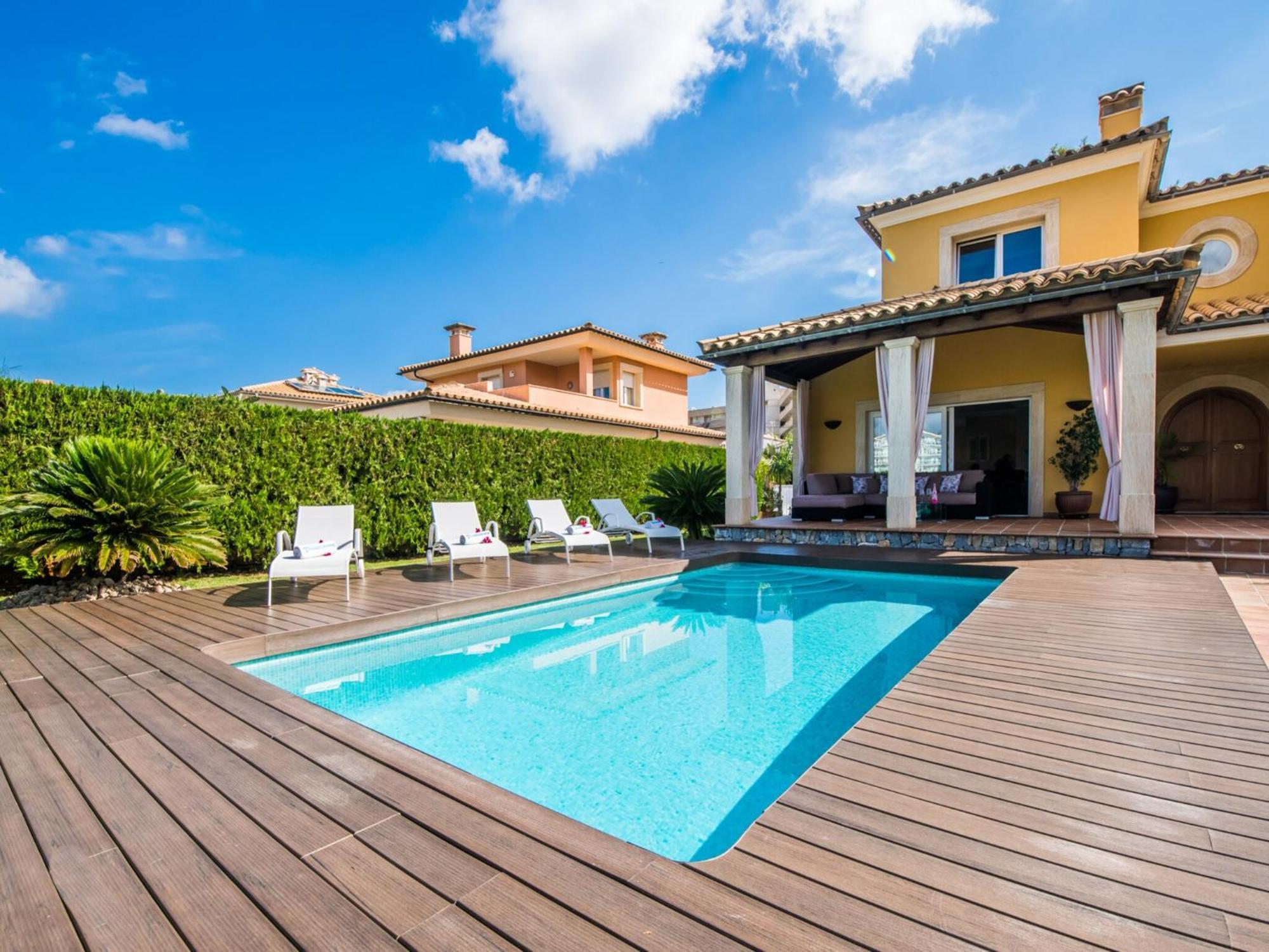8 Person Home, By The Holiday home *