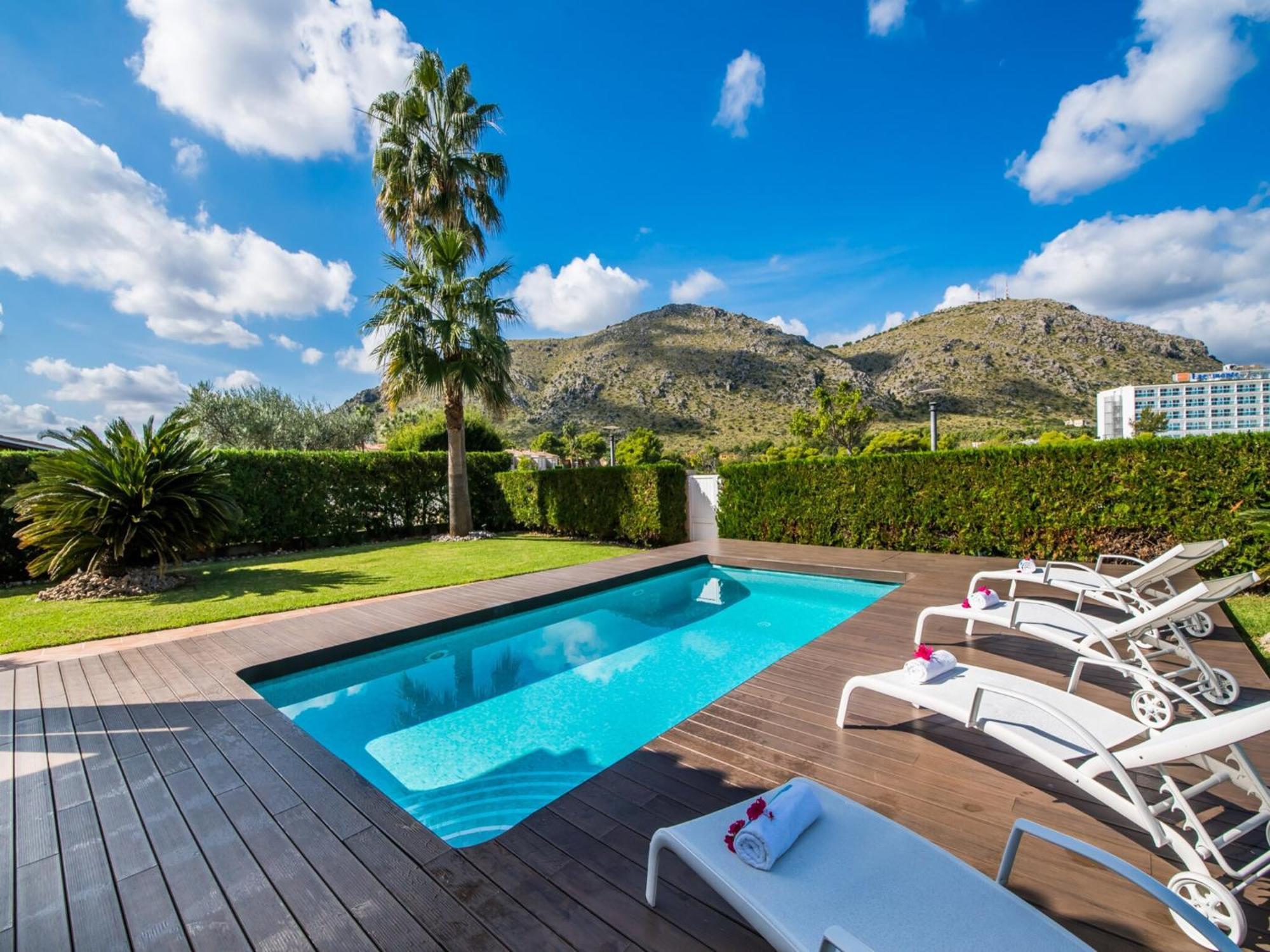 Holiday home 8 Person Home, By The